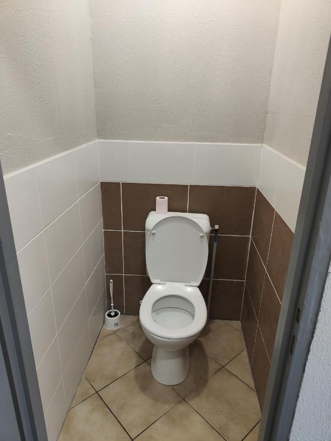 Hotel Les 4 Chenes Pontault-Combault Zewnętrze zdjęcie